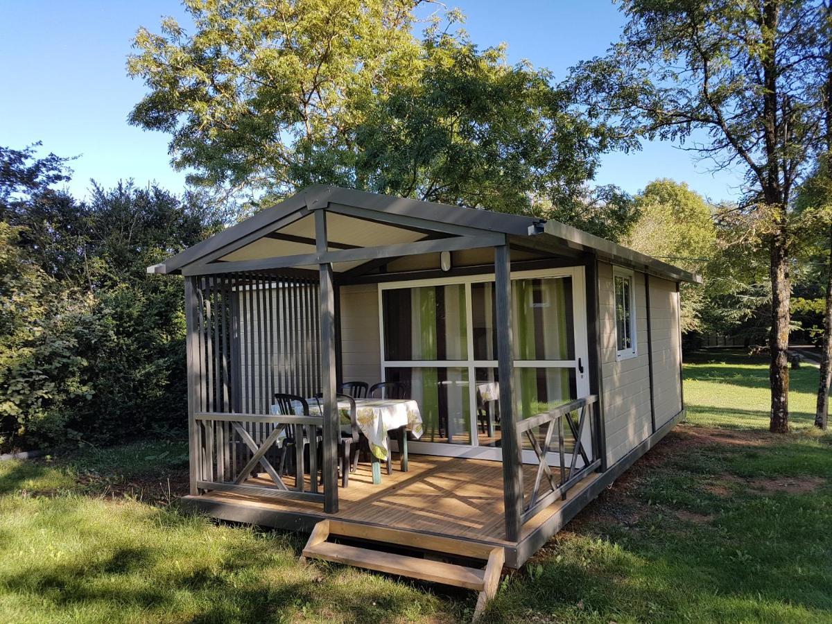 Camping Au Tour De L'Aveyron LʼHospitalet-du-Larzac Exteriör bild