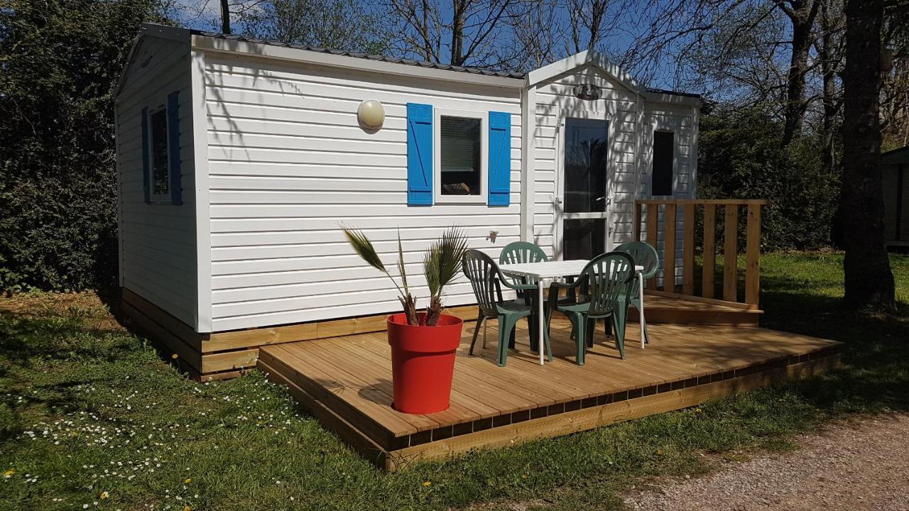 Camping Au Tour De L'Aveyron LʼHospitalet-du-Larzac Exteriör bild