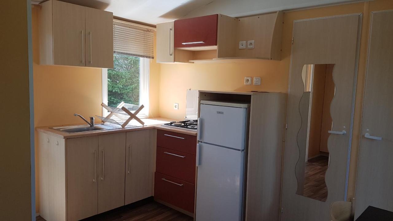 Camping Au Tour De L'Aveyron LʼHospitalet-du-Larzac Exteriör bild
