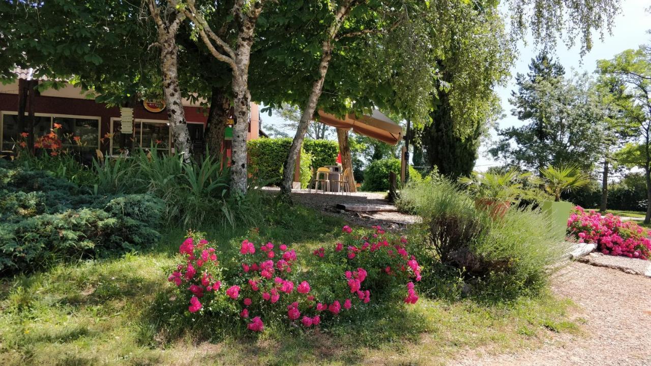 Camping Au Tour De L'Aveyron LʼHospitalet-du-Larzac Exteriör bild