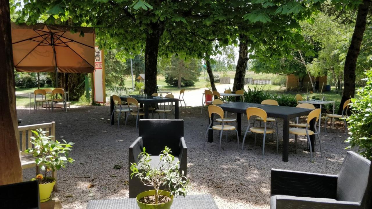 Camping Au Tour De L'Aveyron LʼHospitalet-du-Larzac Exteriör bild