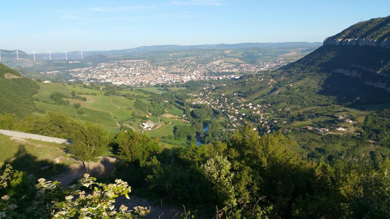 Camping Au Tour De L'Aveyron LʼHospitalet-du-Larzac Exteriör bild